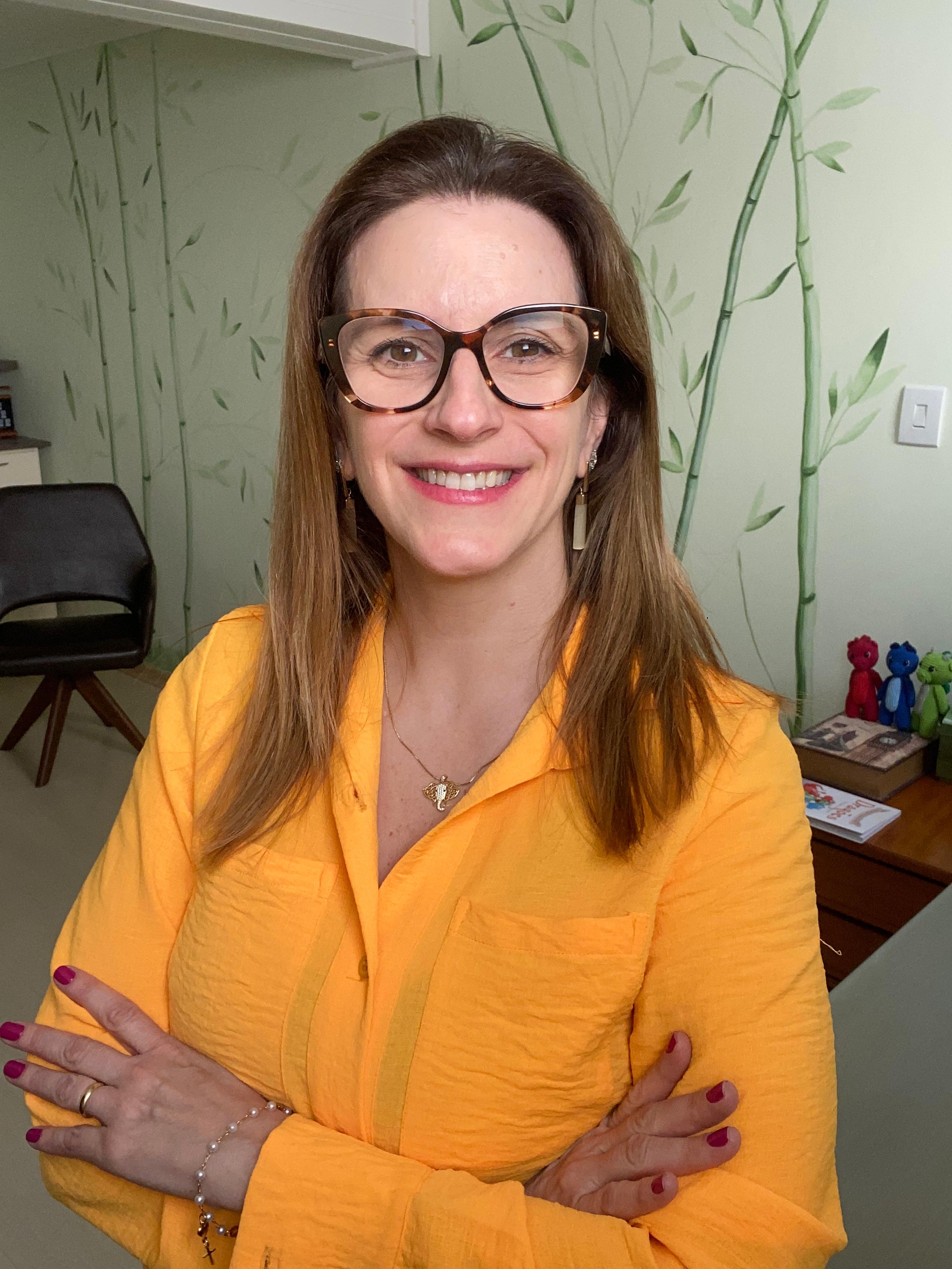 Raquel Lhullier em atendimento